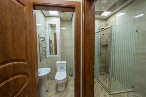 2 bedrooms, minibar, in-room safe, individually decorated - Al Khaleej Baku City Hotel Apartment (Baku)
