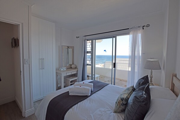Family Apartment, 3 Bedrooms, Sea View | Egyptian cotton sheets, individually decorated, individually furnished