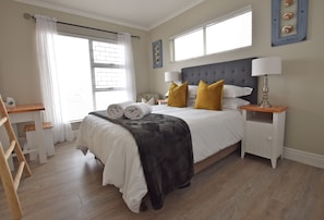 Family Apartment, 3 Bedrooms, Sea View - Dolphin House Apartments (Hermanus)