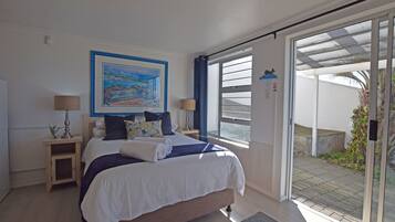 Romantic Studio, Sea View | Egyptian cotton sheets, individually decorated, individually furnished