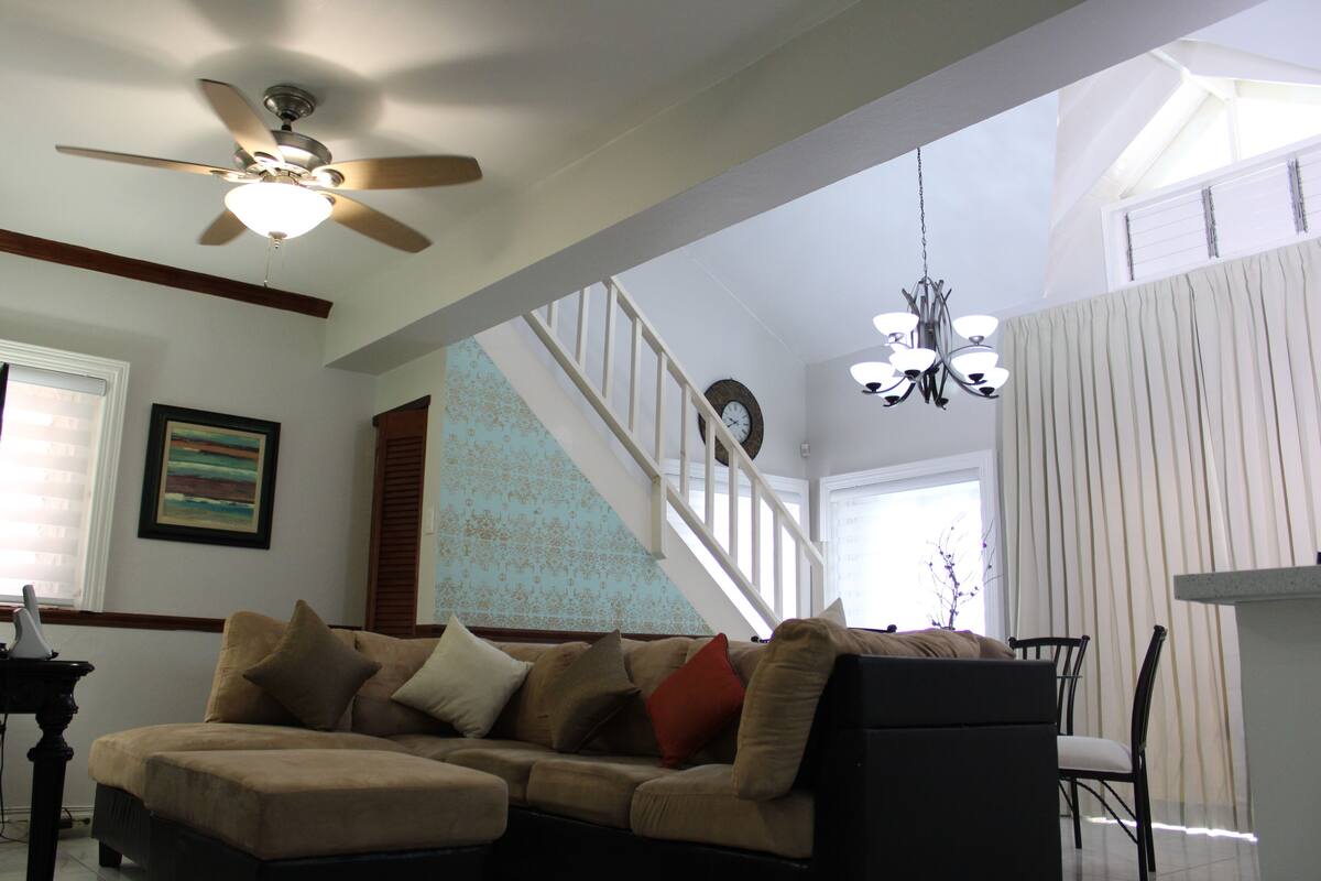Exclusive Apartment | Living area | Flat-screen TV