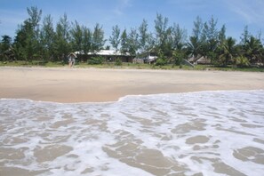 Beach nearby - Chez Paul Ambodiatafana (Ambodiatafana)
