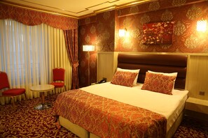 Egyptian cotton sheets, premium bedding, memory-foam beds, free minibar - Savona Otel (Sivas)