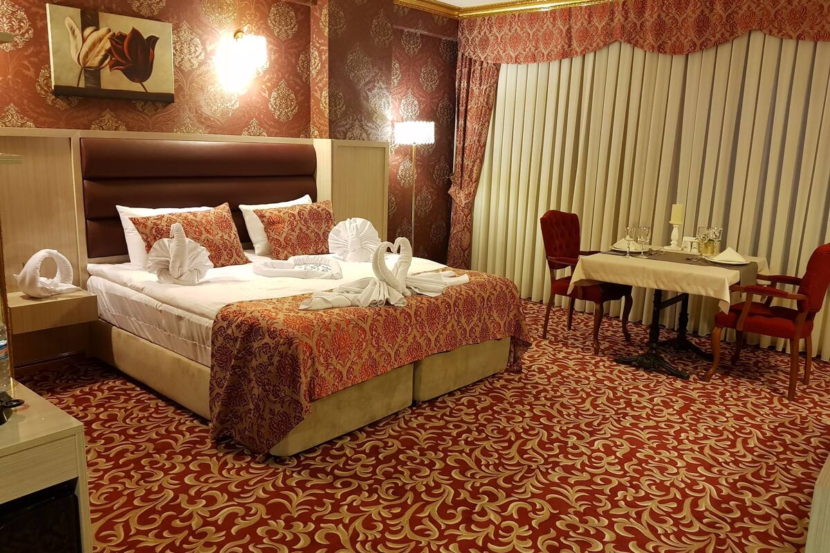 honeymoon room | 1 bedroom, egyptian cotton sheets, premium bedding, memory-foam beds
