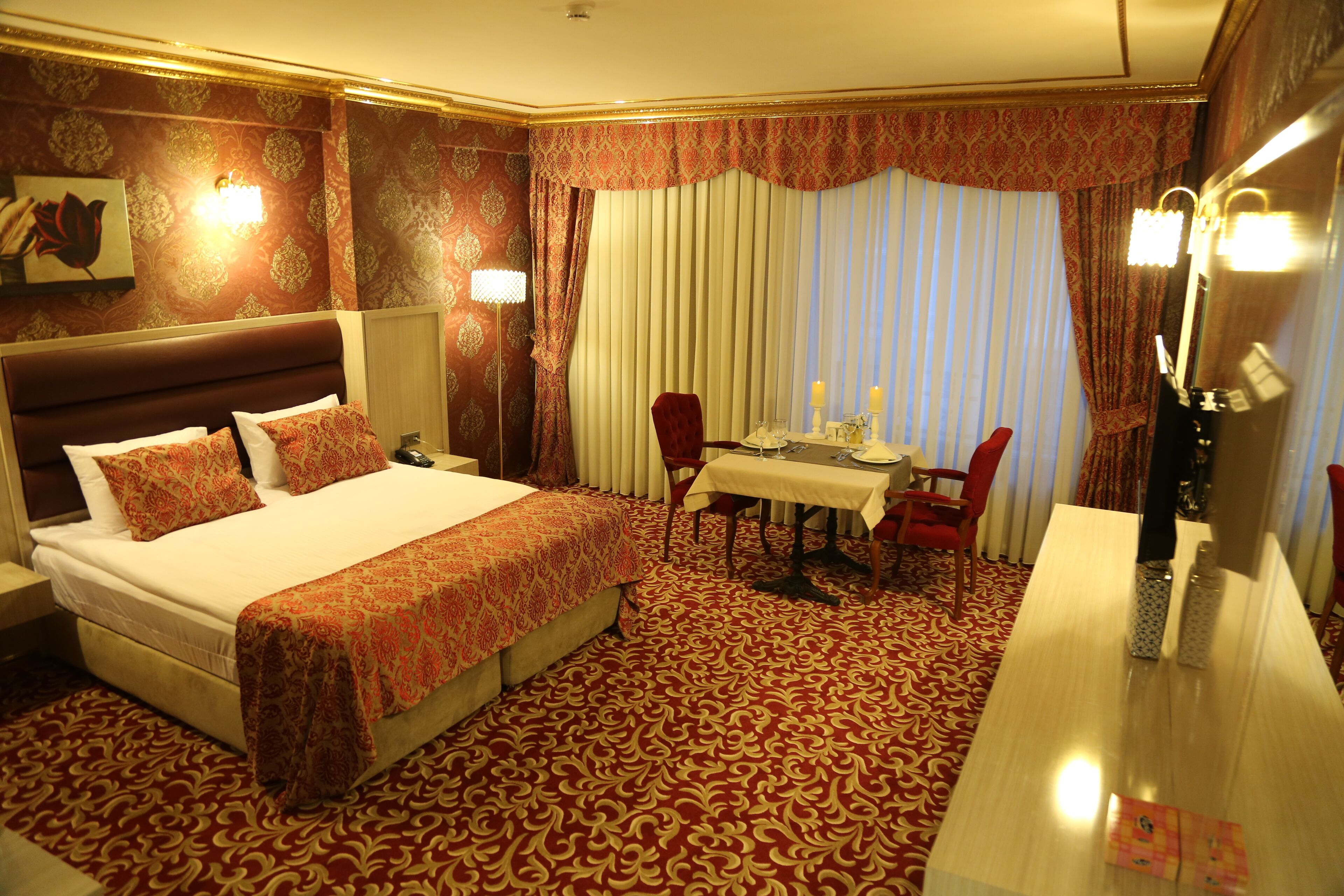 1 bedroom, egyptian cotton sheets, premium bedding, memory-foam beds