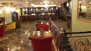 3 Bars/Lounges