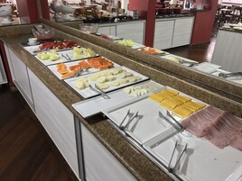 Daily continental breakfast (BRL 25.00 per person)