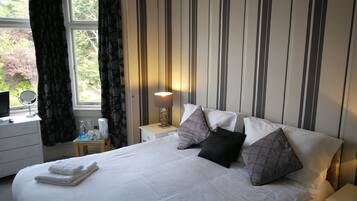 Double or Twin Room | Desk, free WiFi, bed sheets
