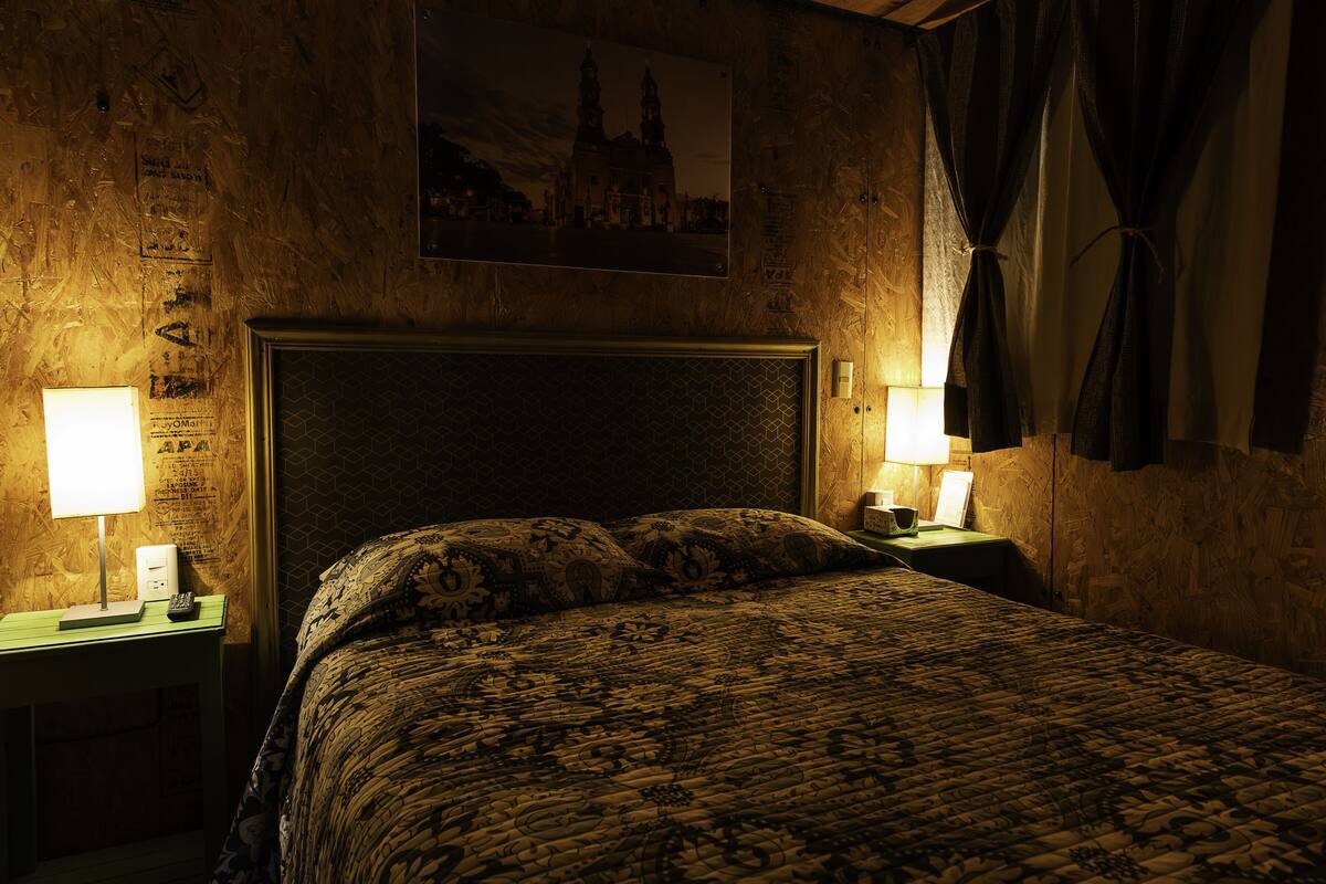 1 bedroom, in-room safe, desk, soundproofing
