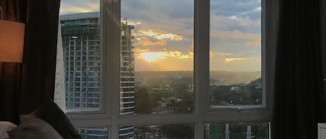 Suite studio supérieure, 1 grand lit | Vue de la chambre