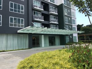Exterior - Abreeza Place Apartments (Davao)
