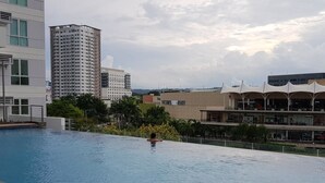 室外游泳池