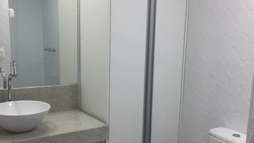 Comfort Apartment, 1 Double Bed with Sofa bed, Non Smoking | Bathroom | Free toiletries, towels