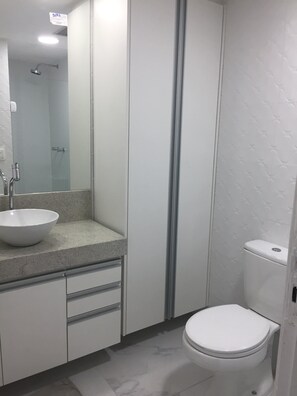 Lägenhet Comfort - 1 dubbelsäng med bäddsoffa - icke-rökare | Badrum | Gratis toalettartiklar och handdukar