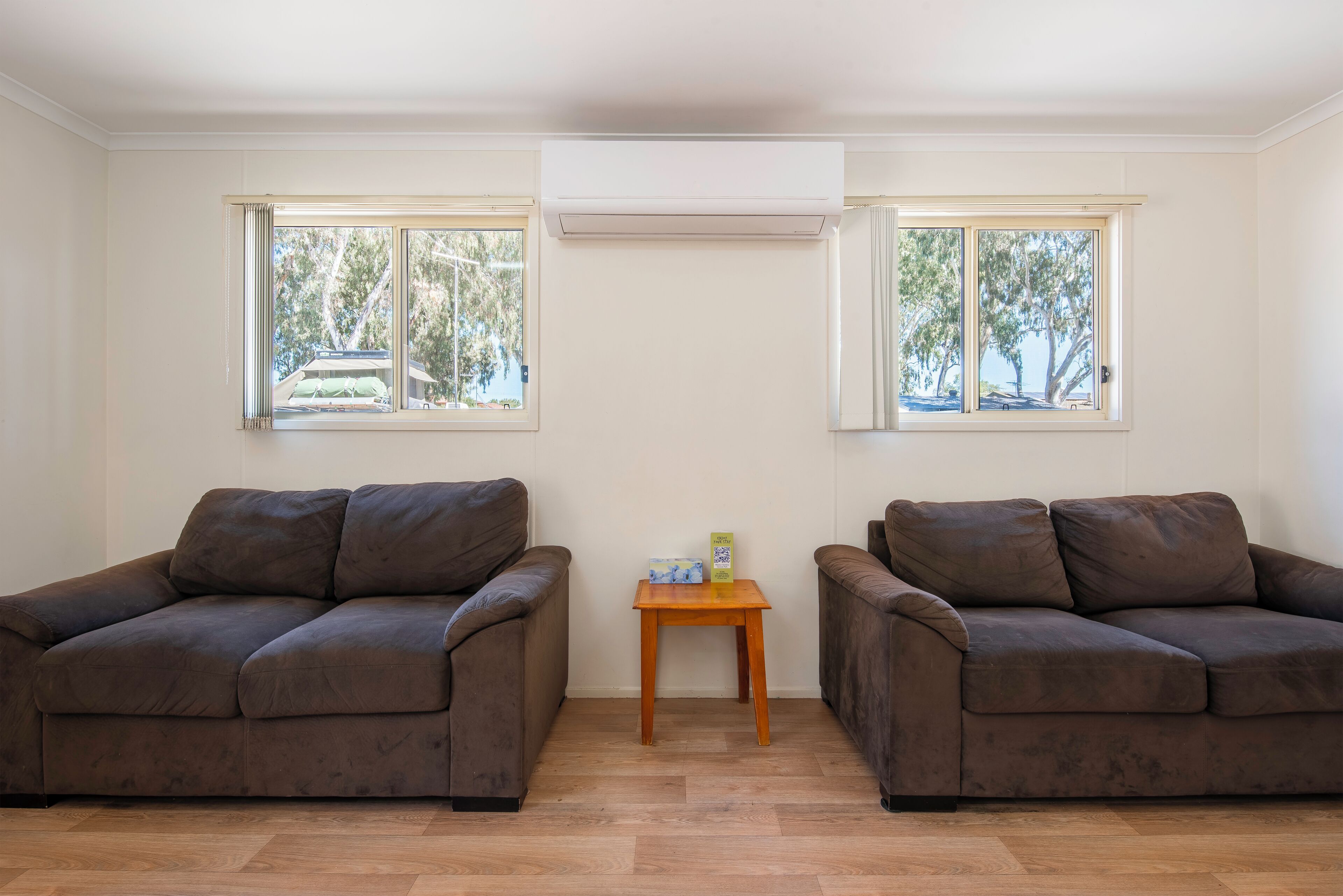 標準小屋, 2 間臥室 | 起居區 |  LCD 液晶電視、 DVD 播放機