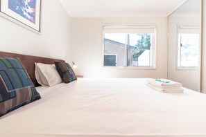 Iron/ironing board, free WiFi, bed sheets