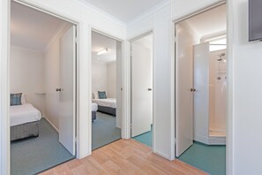 標準小屋, 2 間臥室 | 熨斗/熨衫板、免費 Wi-Fi、床單