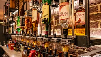 Bar (trong khuôn viên)