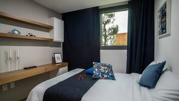 羽絨被、獨特設計、手提電腦工作空間、遮光窗簾/窗簾