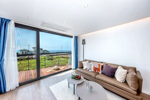 高級別墅, 海景 | 客廳 | 40-吋平面電視、有線頻道、電視、地暖系統