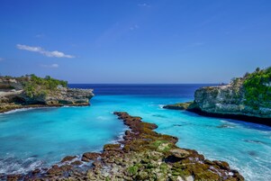 Una playa cerca