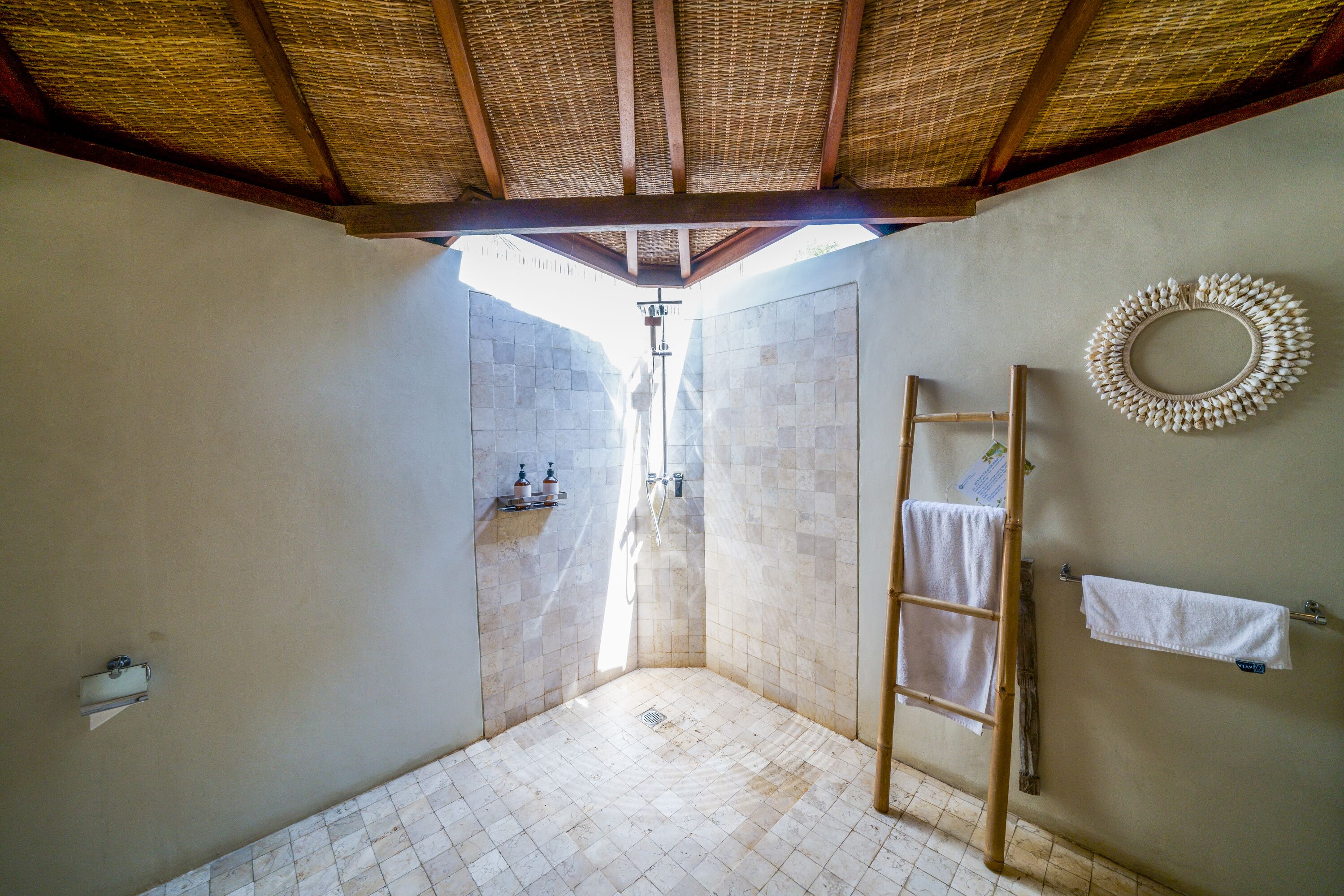 Badkamer met douche