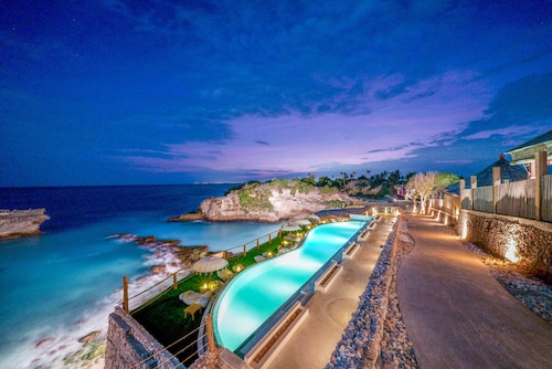 Ora Resort Avia Blue Lagoon