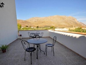 Outdoor dining - B&B Al Cantuccio (San Vito Lo Capo)