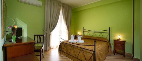 Laptopgeeigneter Arbeitsplatz, WLAN