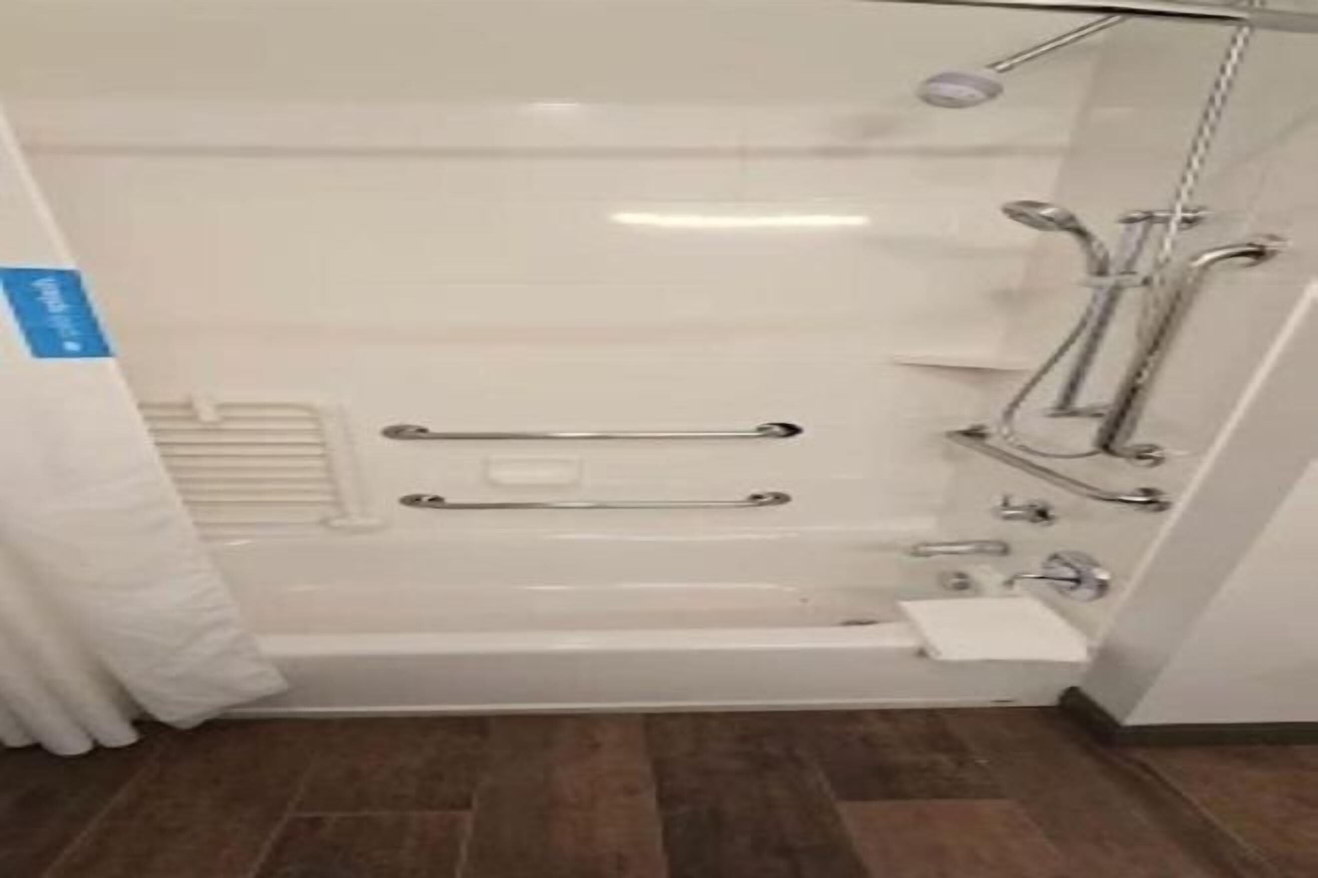 Hårføner og håndklær