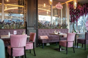 Outdoor dining - Garni Hotel Lotos (Niš)