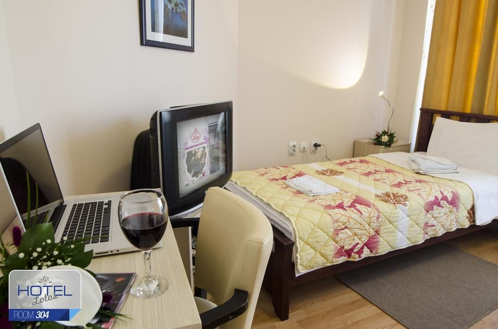 Soundproofing, iron/ironing board, free WiFi