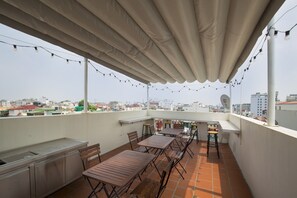 宿舍, 男女混合宿舍 | 酒廊