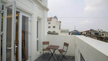 Deluxe Double Room, Balcony, Old Quarter View | Balcony