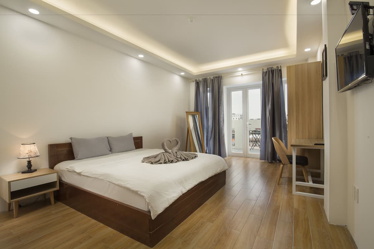 Deluxe Double Room, Balcony, Old Quarter View | Desk, free WiFi