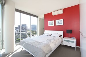 Family Apartment, 2 Bedrooms, Pool Access, River View