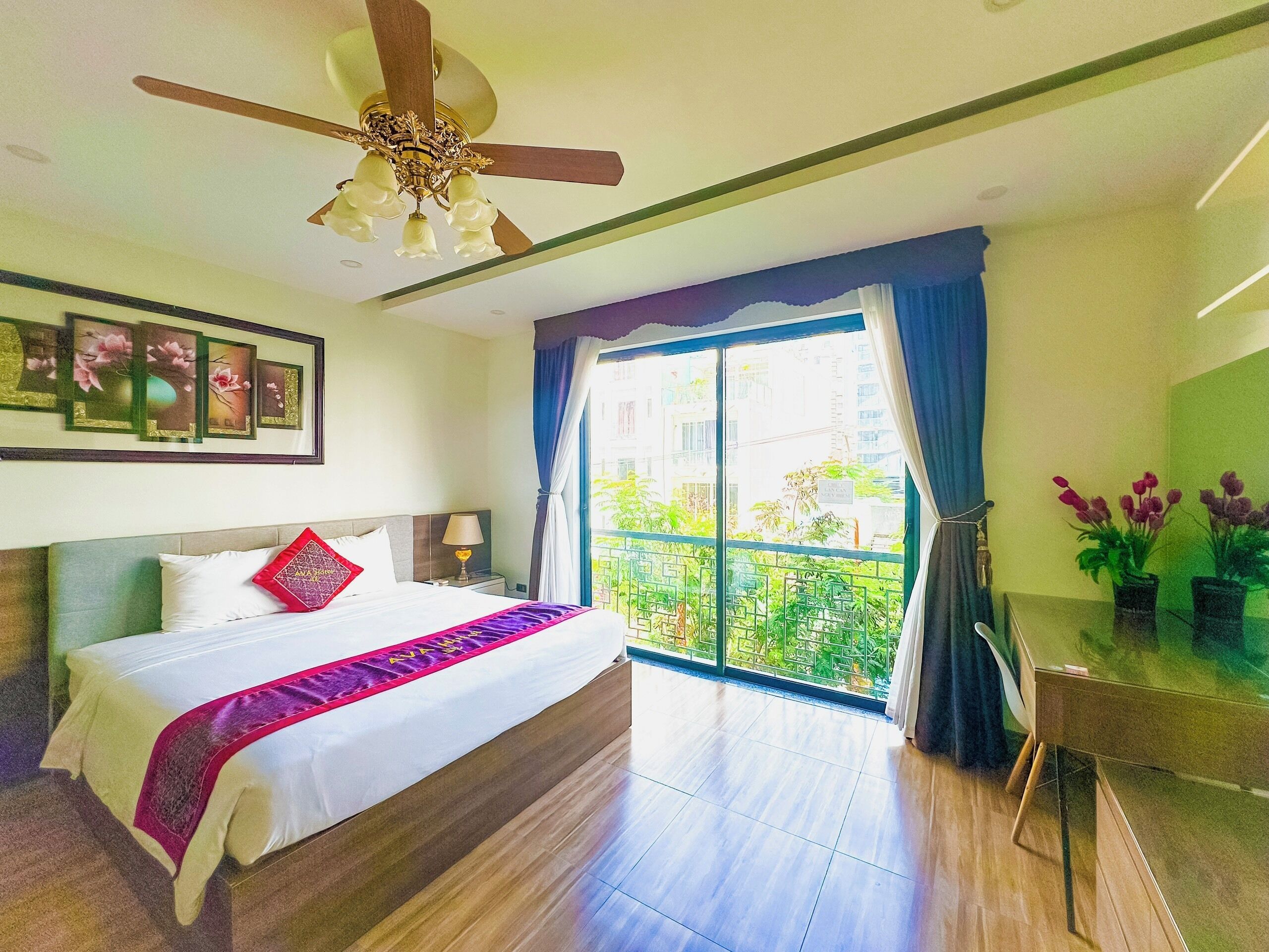 Estúdio superior, 1 cama King, cozinha americana, vista para o oceano | Frigobar, cofres nos quartos, escrivaninha, quartos à prova de som