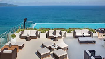 Outdoor pool, pool loungers