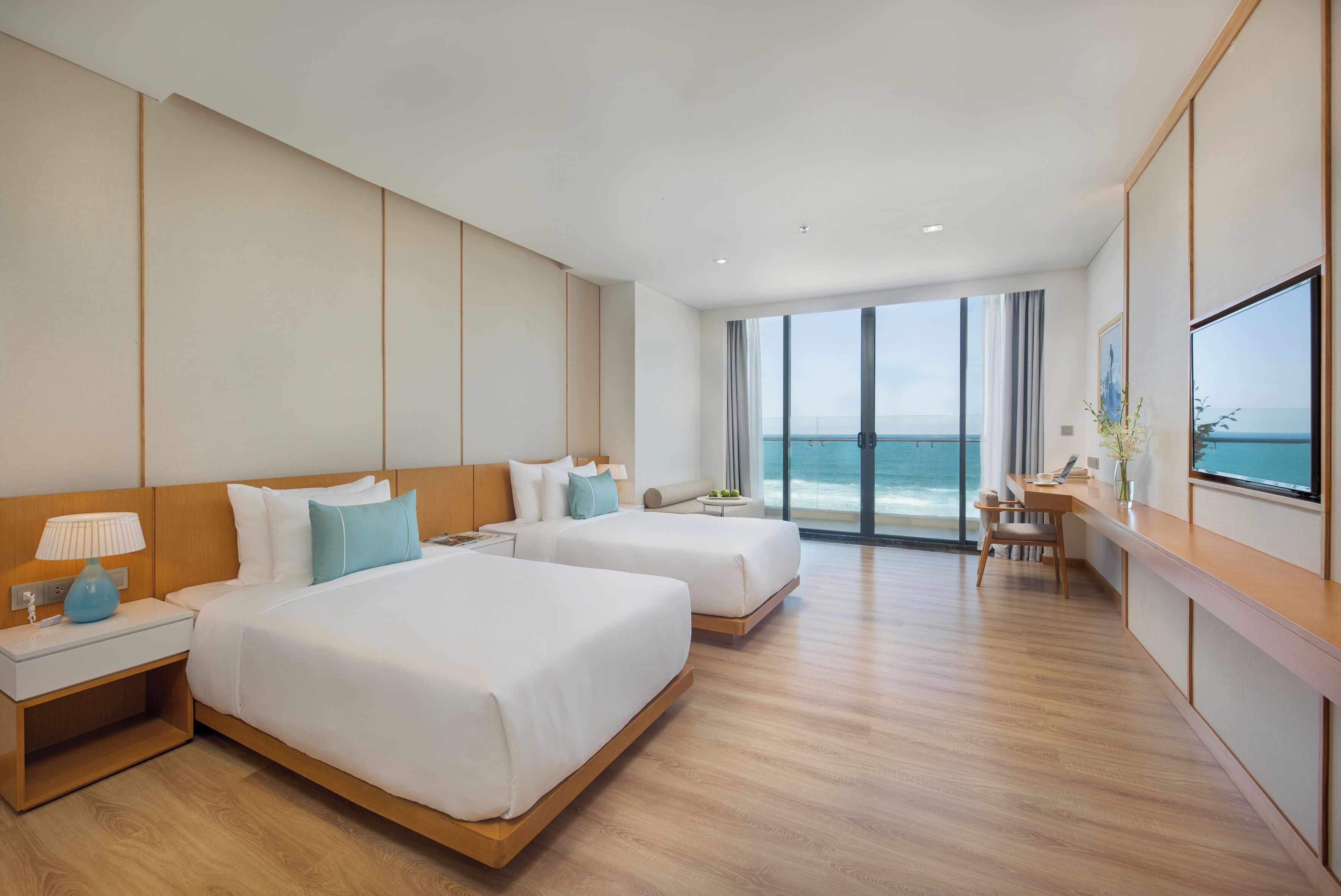 Premier Suite, 2 Twin Beds, Balcony, Ocean View | Hypo-allergenic bedding, minibar, in-room safe, desk