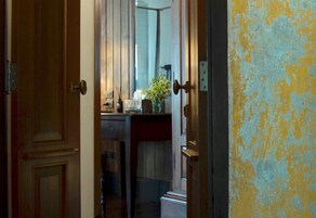 Superior Chinese Settler Room | Minibar, in-room safe, individually decorated, individually furnished