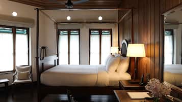 Superior Chinese Settler Room | Frigobar, cofres nos quartos, individualmente decorados