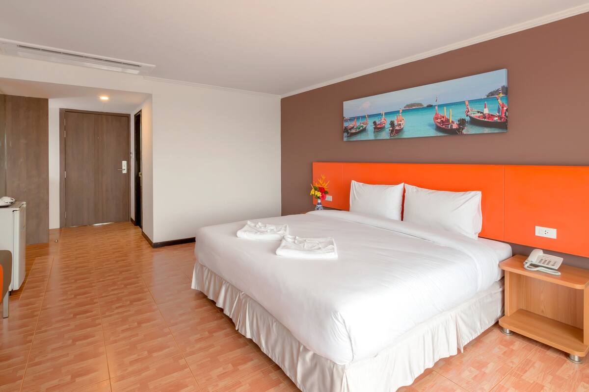 In-room safe, desk, rollaway beds, free WiFi