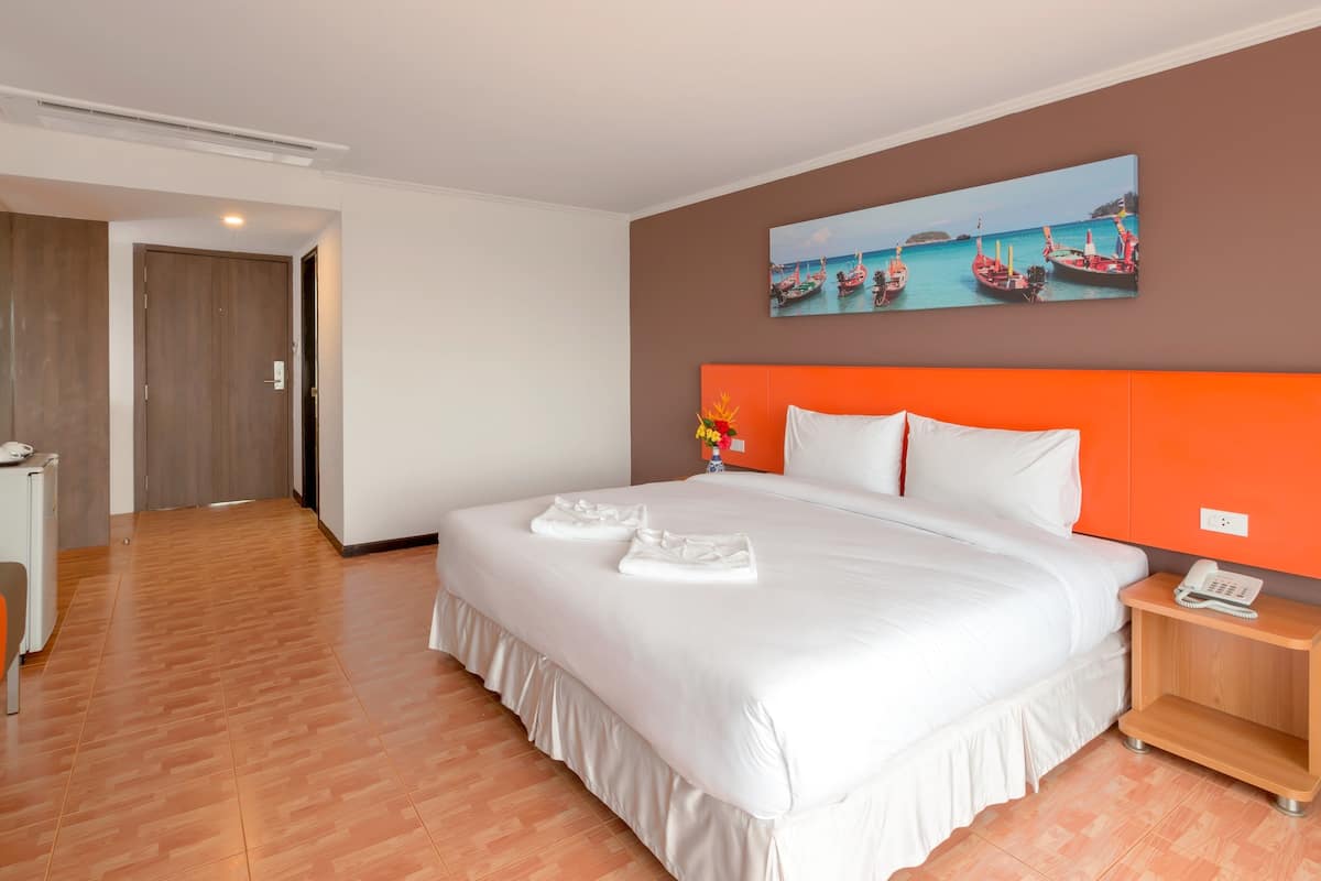 In-room safe, desk, rollaway beds, free WiFi