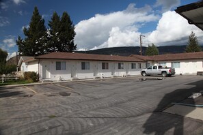 Exterior - Ranchland Villa Motel (Merritt)