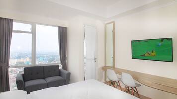 Executive Studio, 1 Queen Bed | Room amenity