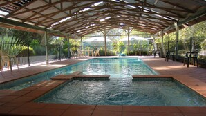 Pool - Sanctuary Park Cottages (Badger Creek)