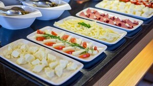 매일 뷔페 무료 아침 식사 포함