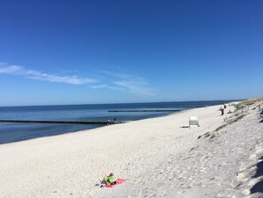 White sand, 2 beach bars