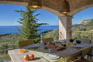 Villa luxueuse, 4 chambres, piscine privée, vue sur la mer | Vue du balcon