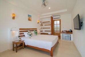Minibar, in-room safe, soundproofing, free WiFi - Palma Resort Phu Quoc, Trademark Collection by Wyndham (Phu Quoc)